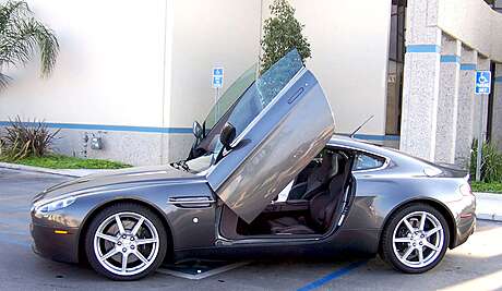 Kit de instalación de puerta Lambo Vertical Doors VDCAVANT06 para Aston Martin Vantage 2006-2018
