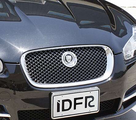 Parrilla negra con cromo IDFR 1-JR813-03CB para JAGUAR XF 2008-2011